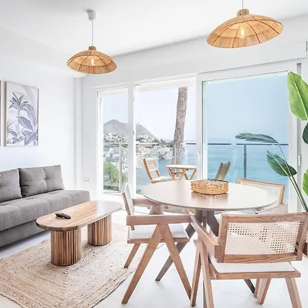 Tourmaline Oceanfront Apt&terrace * 엘 캄펠로